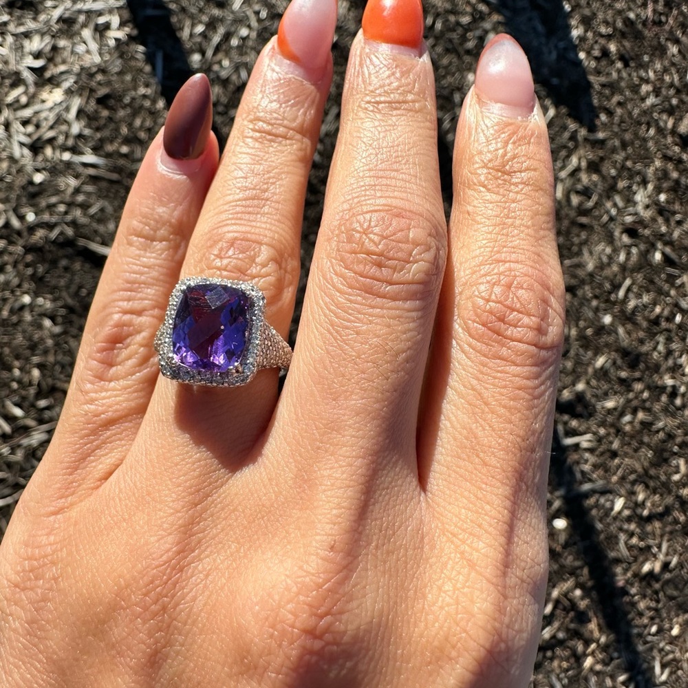 Amethyst & diamond ring .approx 1.00 CT’s /100
